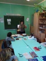 "Как ткани ткут и нить прядут".